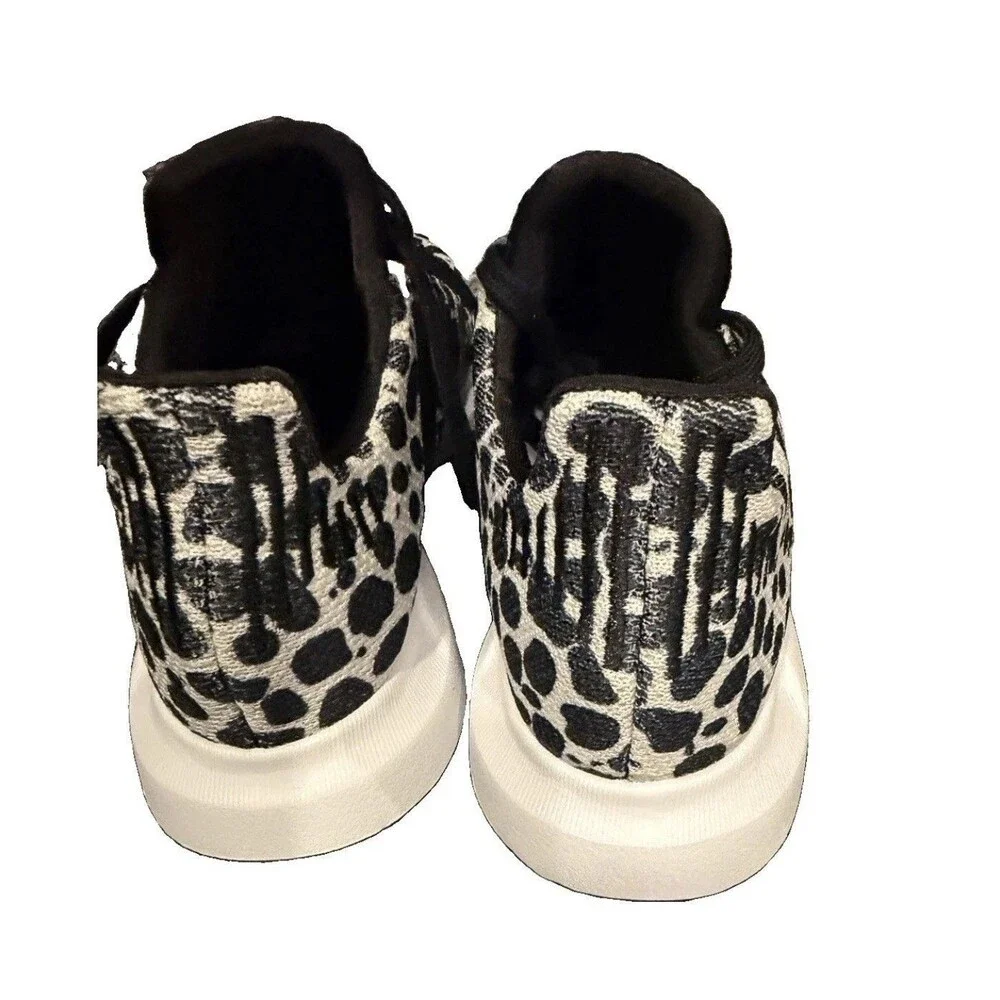 US Size 7- Adidas Women's SWIFT RUN 1.0 Running Shoes JR0634 `Cheetah Print` NEW